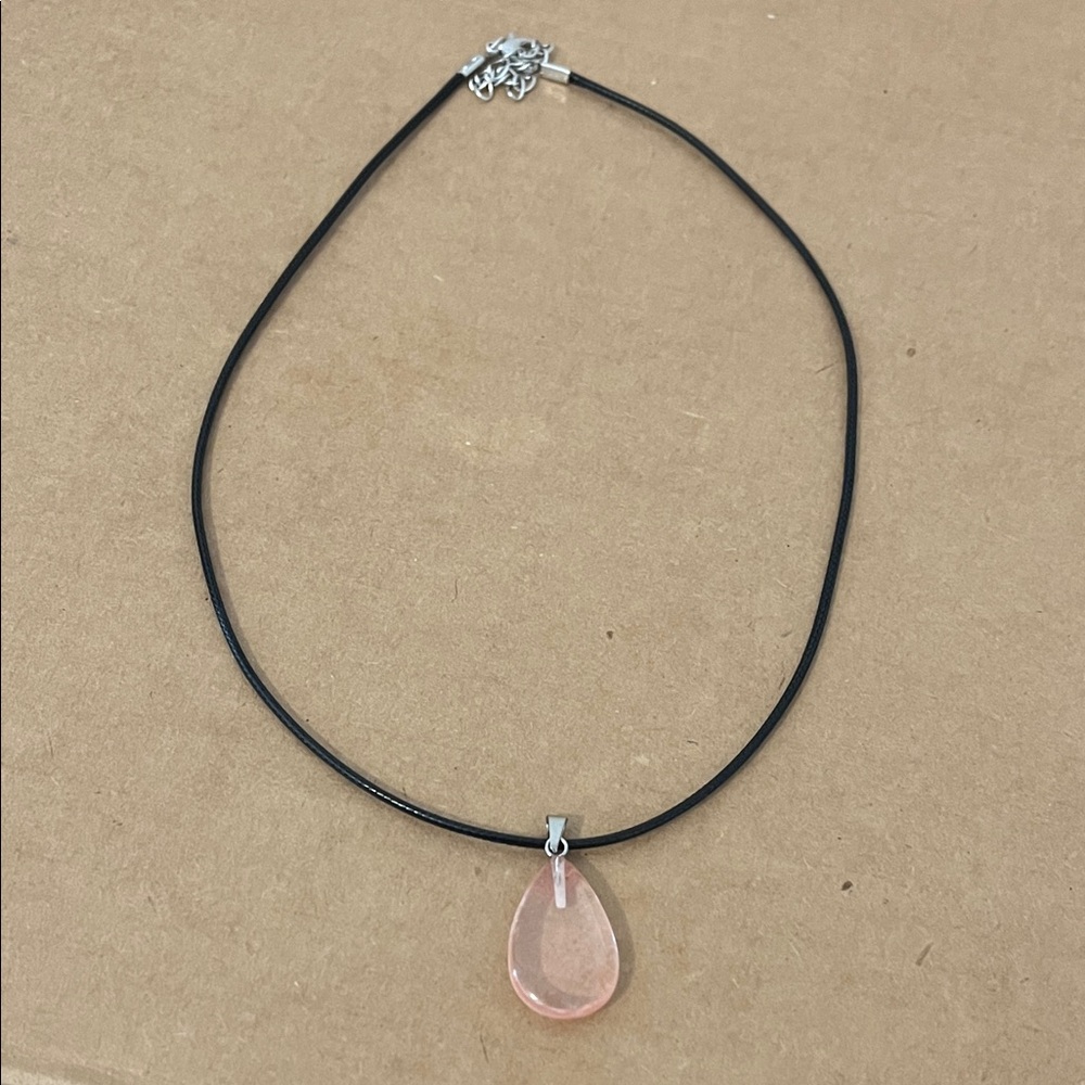 FREE WITH BUNDLE Elegant Pink‎ Teardrop Pendant Necklace